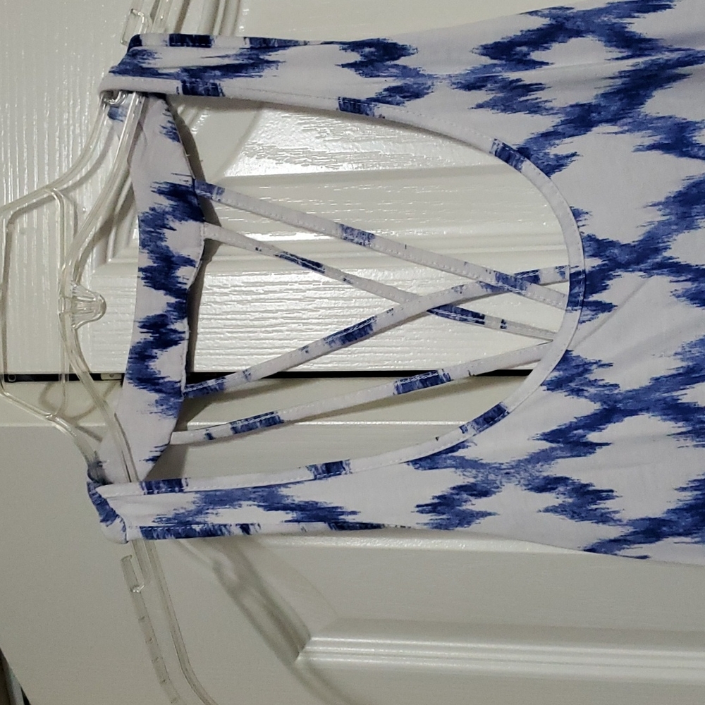 F21 racerback spaghetti crossback tank top